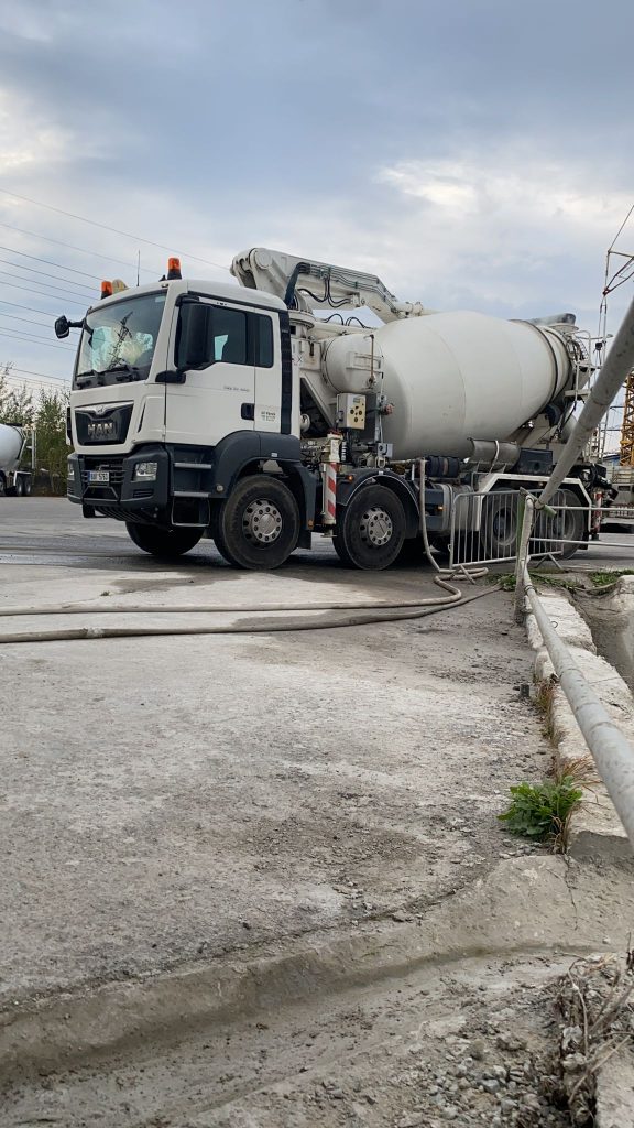 Autodomíchávač na staveništi